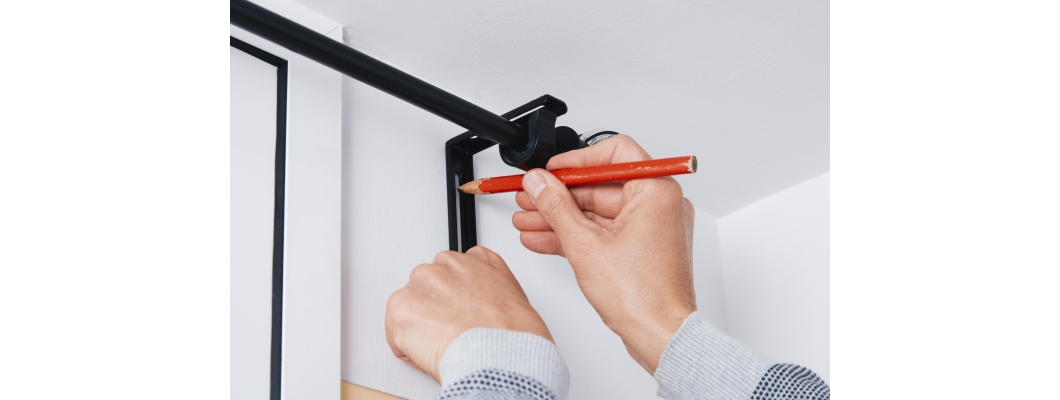 How To Fix Your Curtain Pole Brackets Correctly